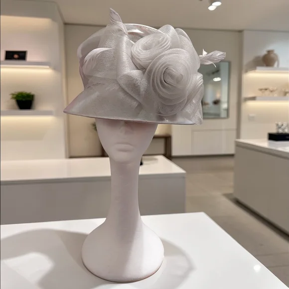 Women's Silver Hat with Floral Design